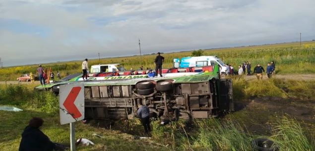 Noticias | Volcó un micro en la Ruta 2 a la altura de Pirán: dos muertos